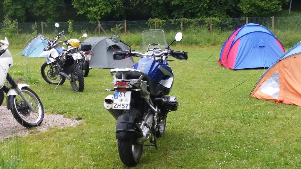 Camping Le Pre Cathare Lavelanet Eksteriør bilde